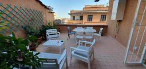 Attico a Gianicolense Rome
